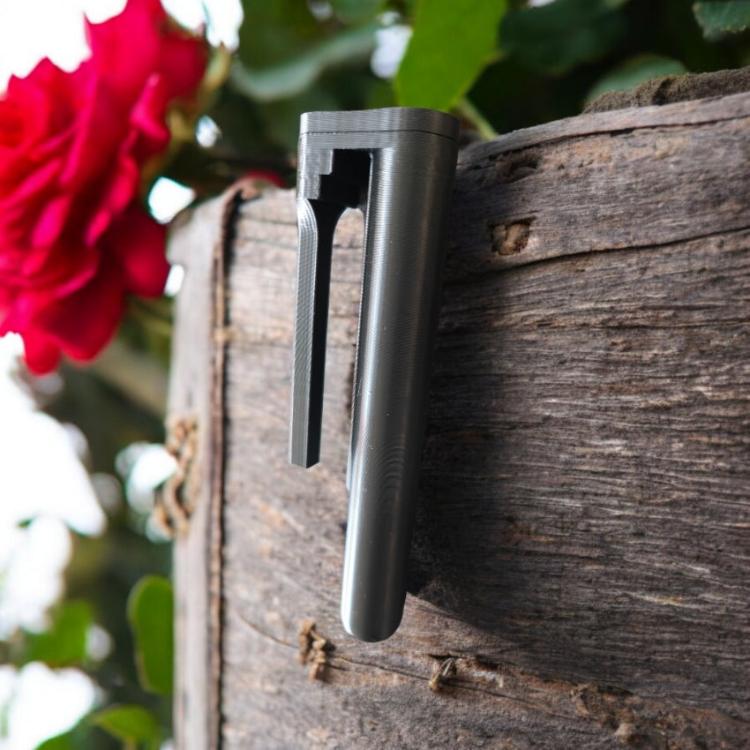 CapillaFlower - kapillare Vase für Schnittblumen schwarz solo